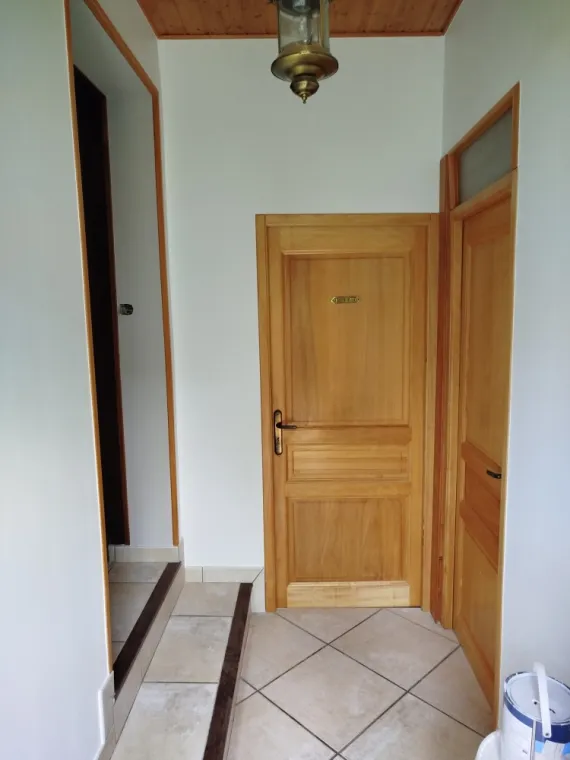 hall d'entrée terminé - Rénovation de peinture intérieure d'une maison à Sainte-Blandine