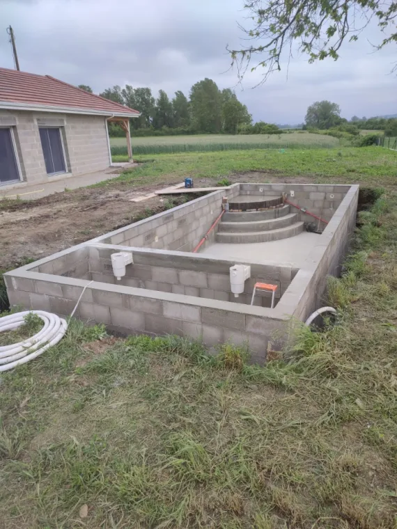 construction d'une piscine 8x4 à Trept, Bourgoin-Jallieu, KS Maçonnerie