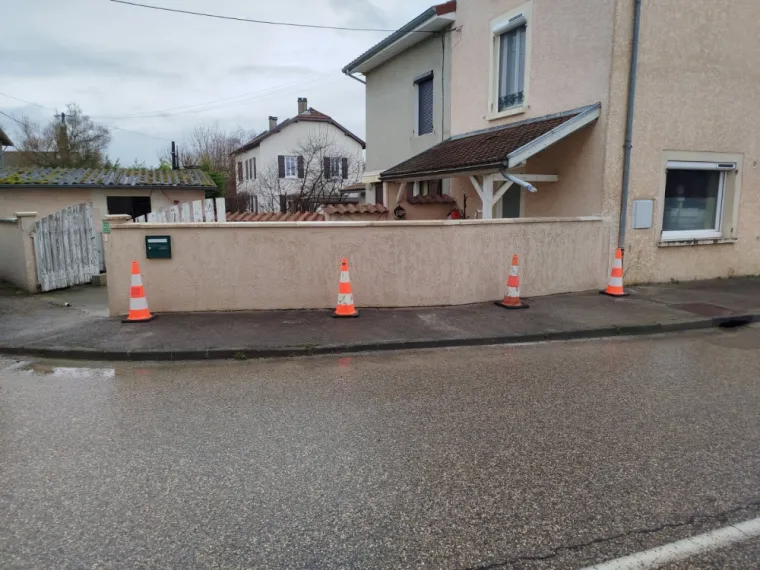 Réhabilitation d'un mur de clôture à Saint Victor de Cessieu, Bourgoin-Jallieu, KS Maçonnerie