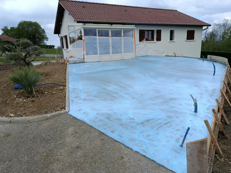 Création terrasse en béton désactivé à Rochetoirin, Bourgoin-Jallieu, KS Maçonnerie