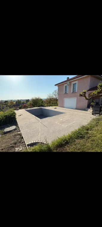 Terrasse autour piscine à Bourgoin-Jallieu, Bourgoin-Jallieu, KS Maçonnerie