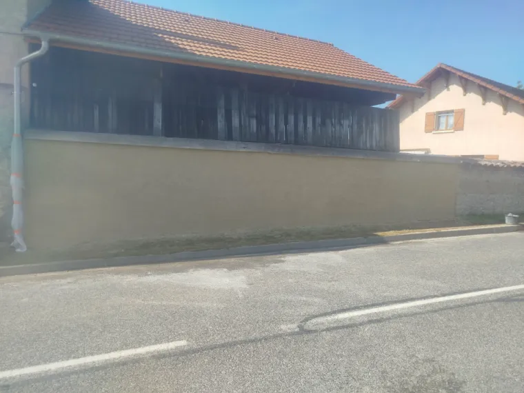 Réalisation de crépi sur mur pisé à Rochetoirin, Bourgoin-Jallieu, KS Maçonnerie