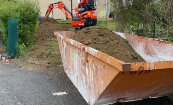 Création d'un dallage pour piscine sur terrain en pente à Pont de Beauvoisin, Bourgoin-Jallieu, KS Maçonnerie