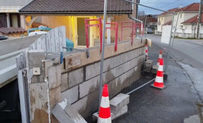 Réhabilitation d'un mur de clôture à Saint Victor de Cessieu, Bourgoin-Jallieu, KS Maçonnerie