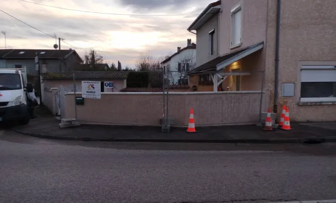 Réhabilitation d'un mur de clôture à Saint Victor de Cessieu, Bourgoin-Jallieu, KS Maçonnerie