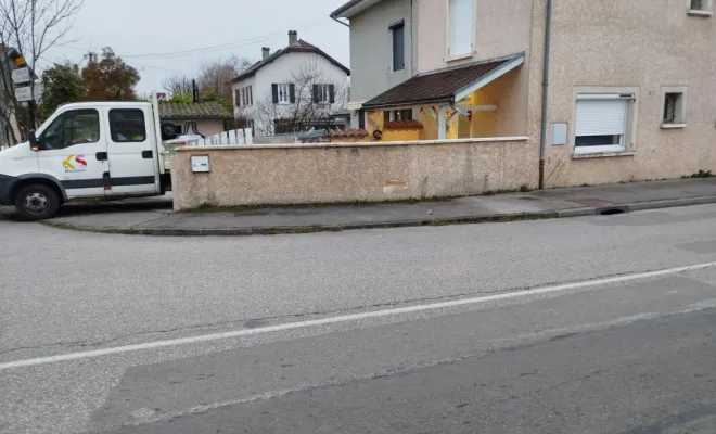 Réhabilitation d'un mur de clôture à Saint Victor de Cessieu, Bourgoin-Jallieu, KS Maçonnerie