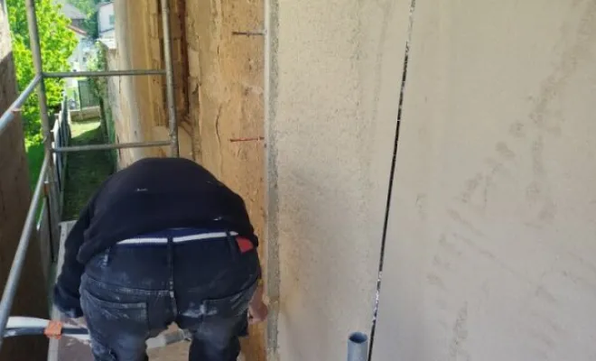 Rénovation d'un enduit sur pisé à la chaux à Saint Jean de Soudain, Bourgoin-Jallieu, KS Maçonnerie