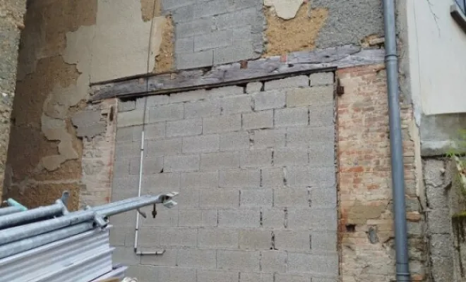 Rénovation d'un enduit sur pisé à la chaux à Saint Jean de Soudain, Bourgoin-Jallieu, KS Maçonnerie