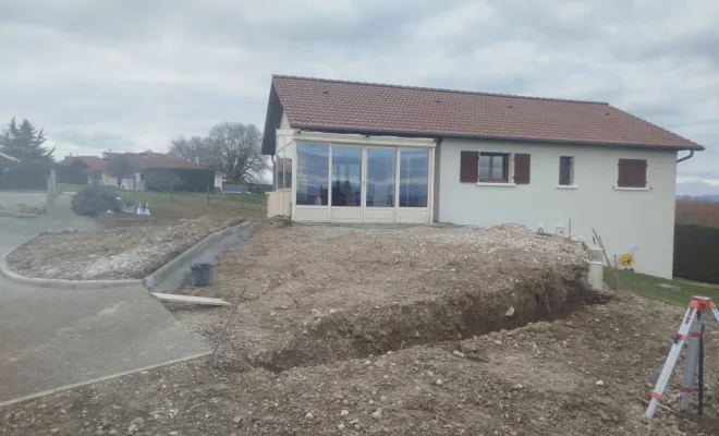 Création d'un espace terrasse en béton désactivé sur Rochetoirin, Bourgoin-Jallieu, KS Maçonnerie