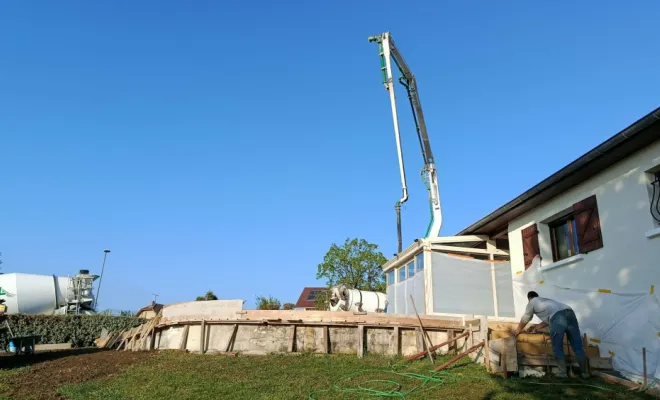 Création terrasse en béton désactivé à Rochetoirin, Bourgoin-Jallieu, KS Maçonnerie