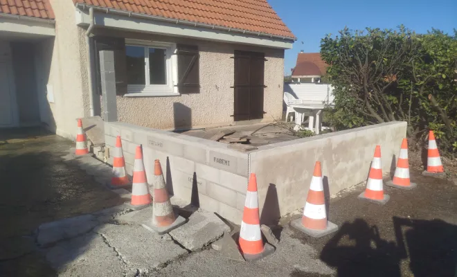 Mur de clôture à la Verpillière, Bourgoin-Jallieu, KS Maçonnerie